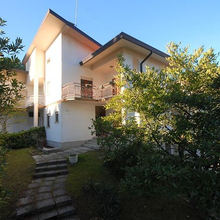 Villa Azalea Lignano Sabbiadoro Extérieur photo